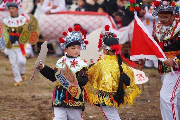 南京百米“骆山大龙”巡游祈福