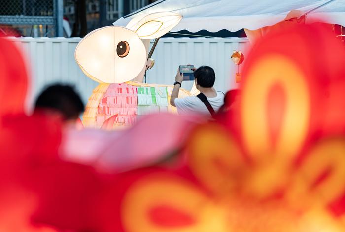 香港维园彩灯璀璨迎中秋